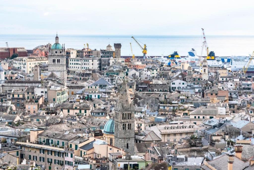 Appartamento Rosy's House Un Attico A Due Passi Dall'acquario Parking Free Genova