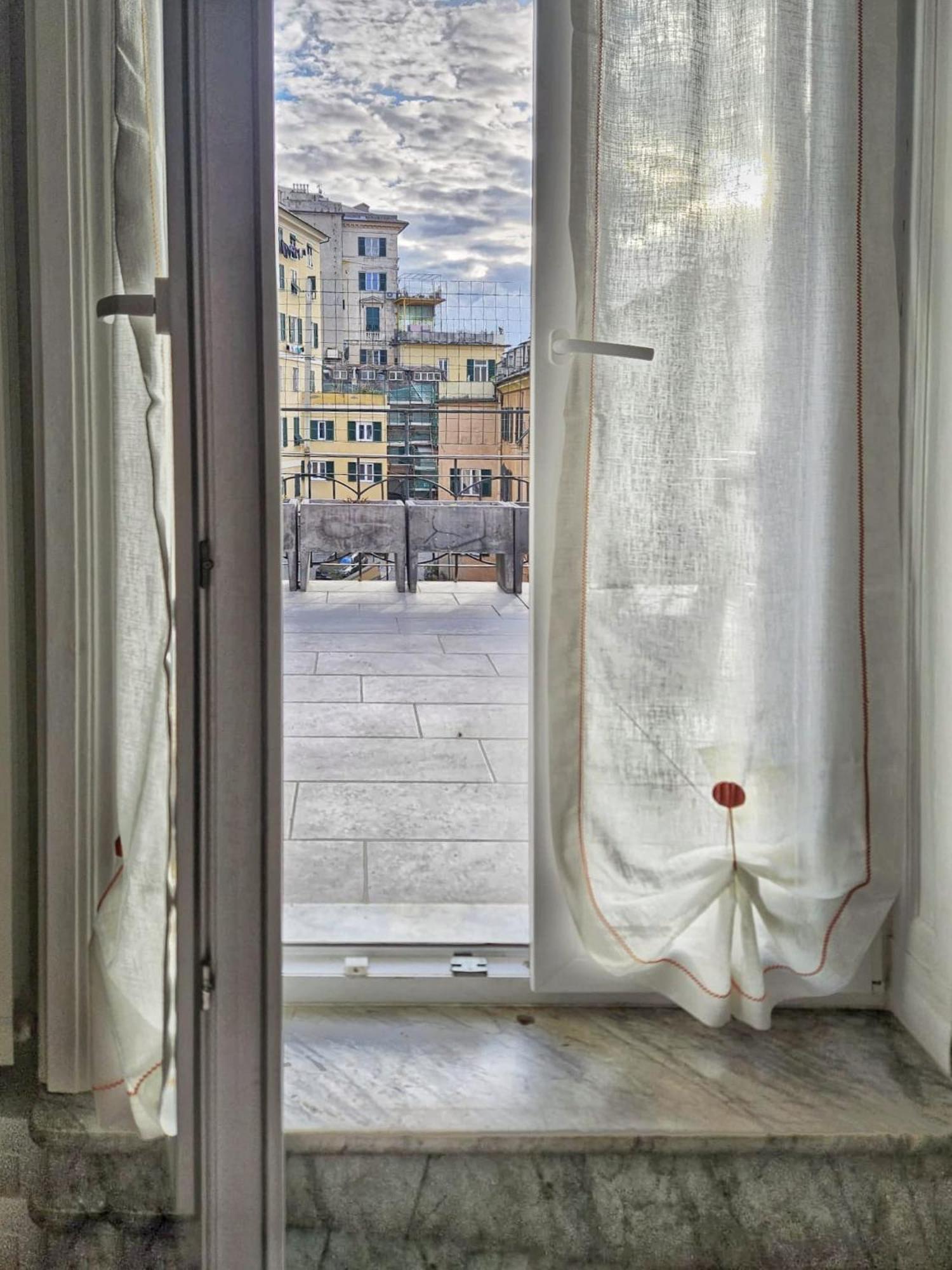 Appartement Rosy's House Un Attico A Due Passi Dall'acquario Parking Free Genua